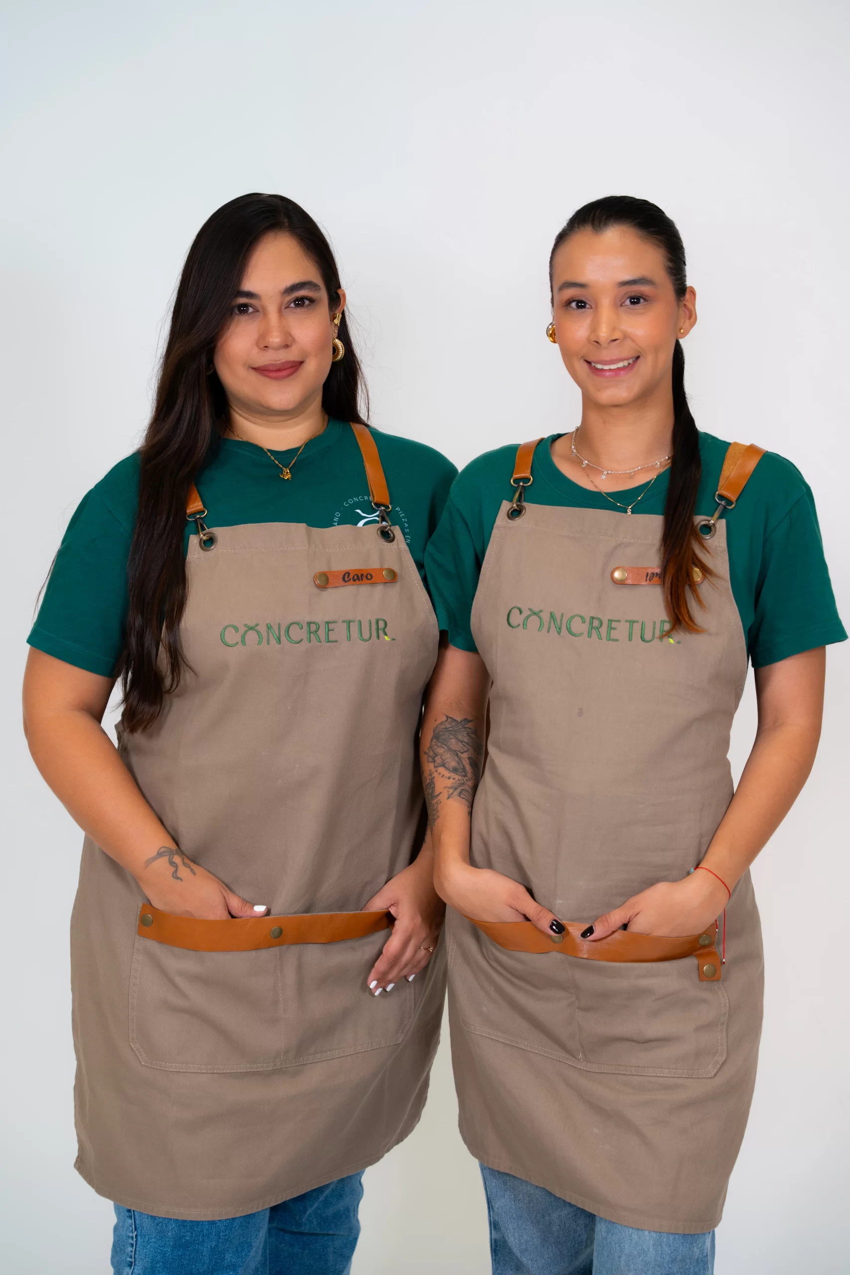 Carolina Rivas Urueña y Juliana Naranjo Pérez, profesoras del curso